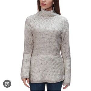 Woolrich Women's beige Turtleneck Sweater, medium